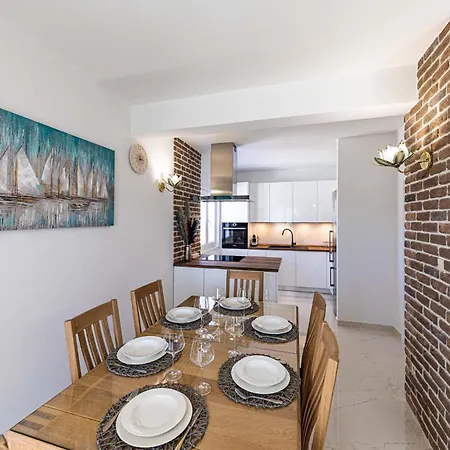 Lovely In With Kitchen *