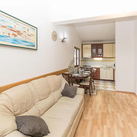 Holiday home Lovely In With Kitchen *
