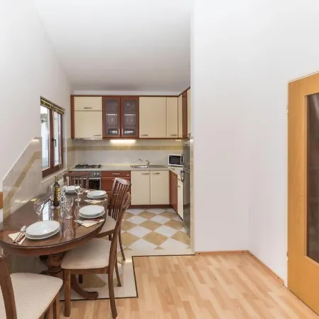 Lovely In With Kitchen Marina