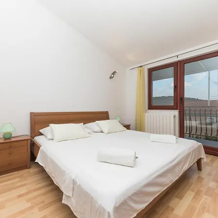 Lovely In With Kitchen Vikendica Marina