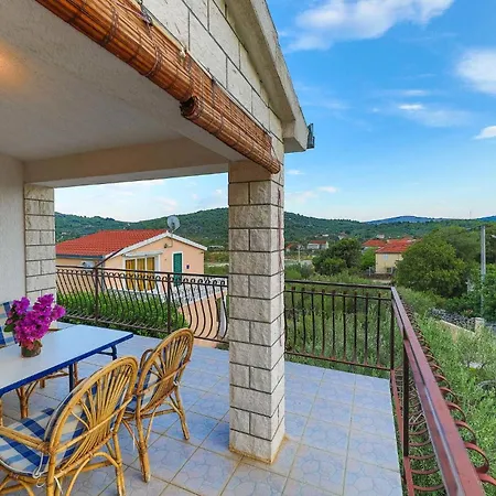 Lovely In With Kitchen