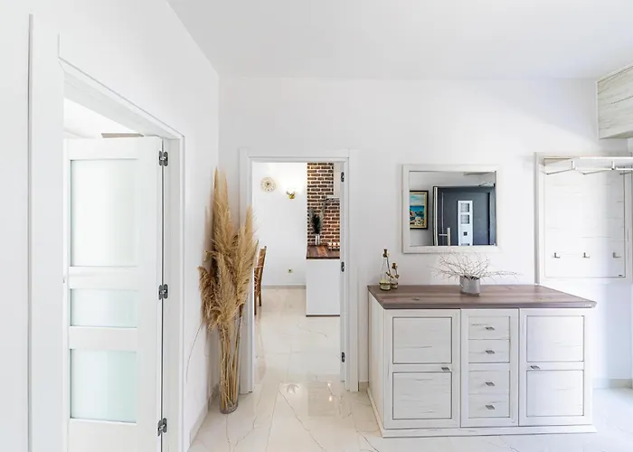 Lovely In With Kitchen